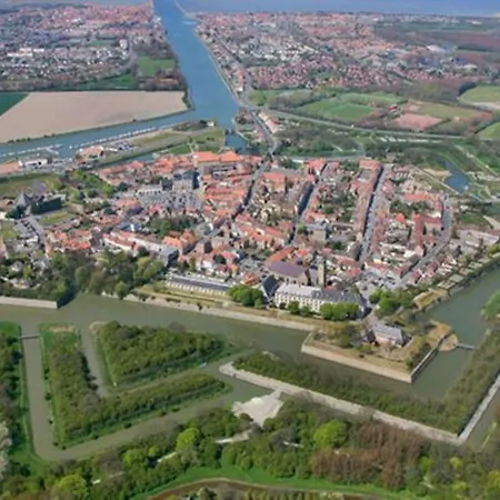 L'étoile De - Les Remparts *